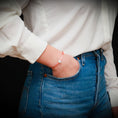 Load image into Gallery viewer, Dooble white pearl bracelet