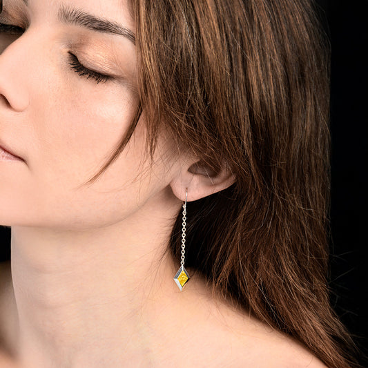 Boucle d'oreille Prabha argent, feuille d'or et email grand feu