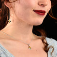 Load image into Gallery viewer, Collier Inti en argent, feuille d'or et email grand feu
